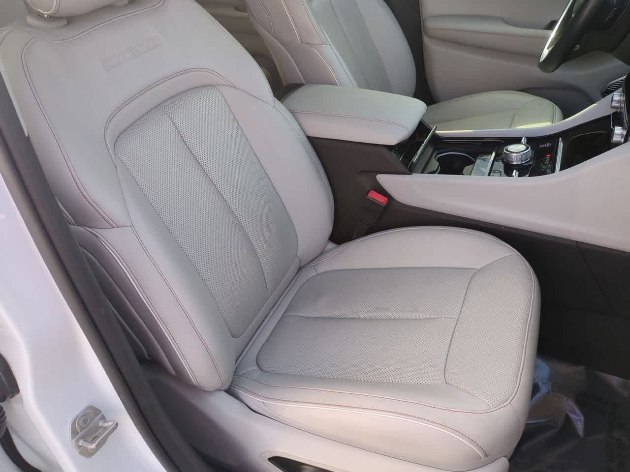 Thumbnail: 2022 Jeep Grand Cherokee L - 23