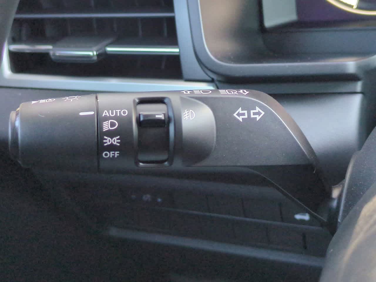 Thumbnail: 2024 Mitsubishi Outlander - 28