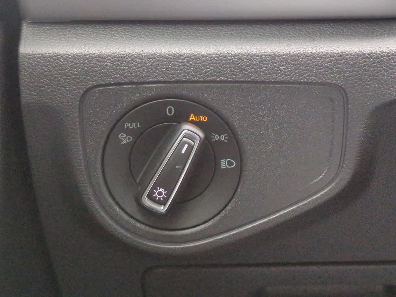 Thumbnail: 2023 Volkswagen Atlas - 18