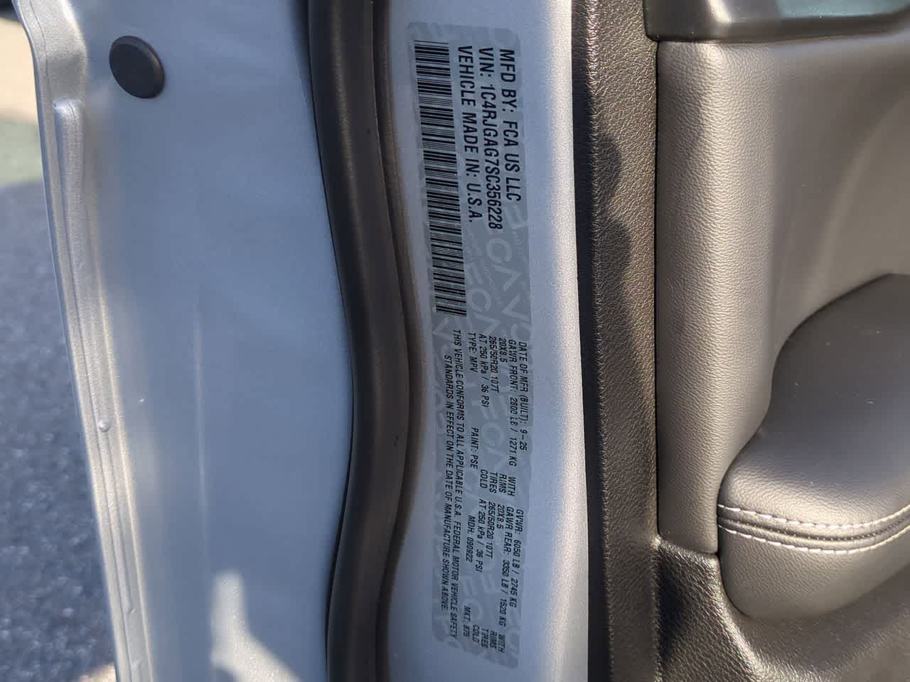 Thumbnail: 2025 Jeep Grand Cherokee - 37