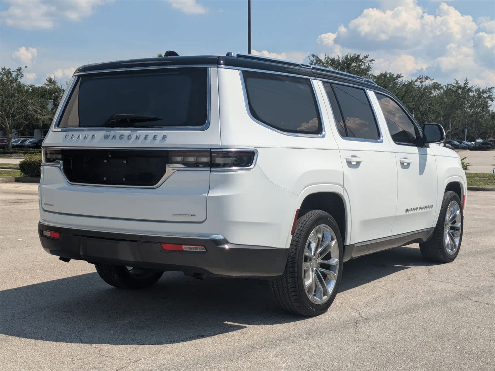 Thumbnail: 2022 Jeep Grand Wagoneer - 4