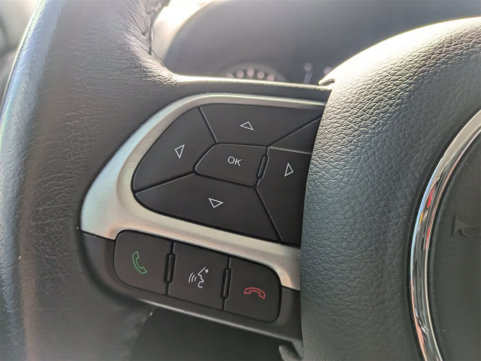 Thumbnail: 2018 Jeep Renegade - 10
