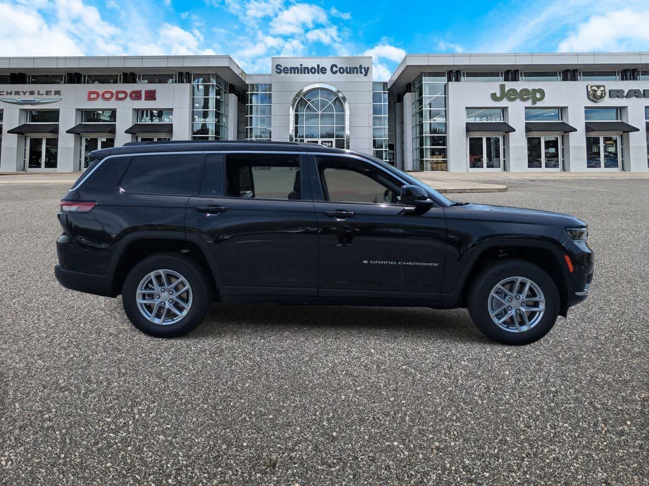 Thumbnail: 2026 Jeep Grand Cherokee L - 9