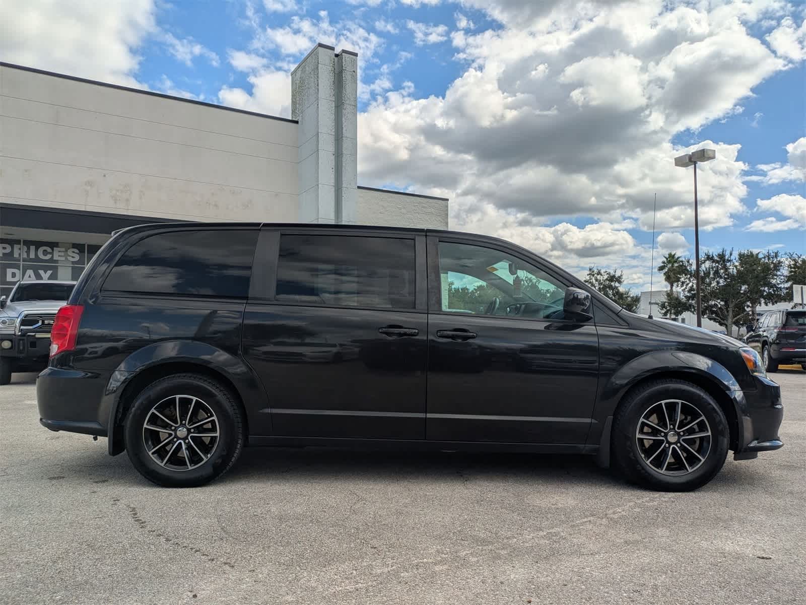 Thumbnail: 2019 Dodge Grand Caravan - 4