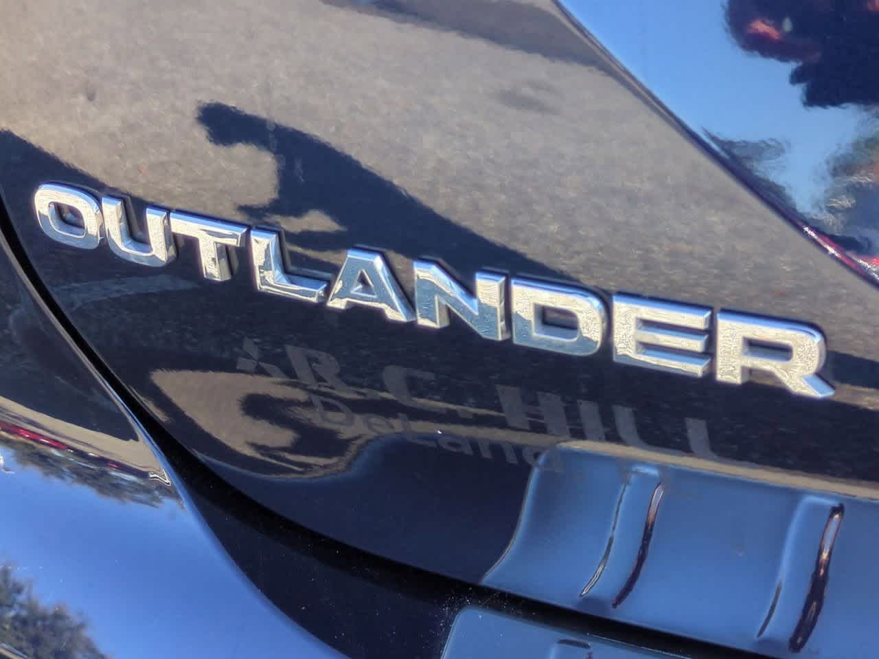 Thumbnail: 2024 Mitsubishi Outlander - 13