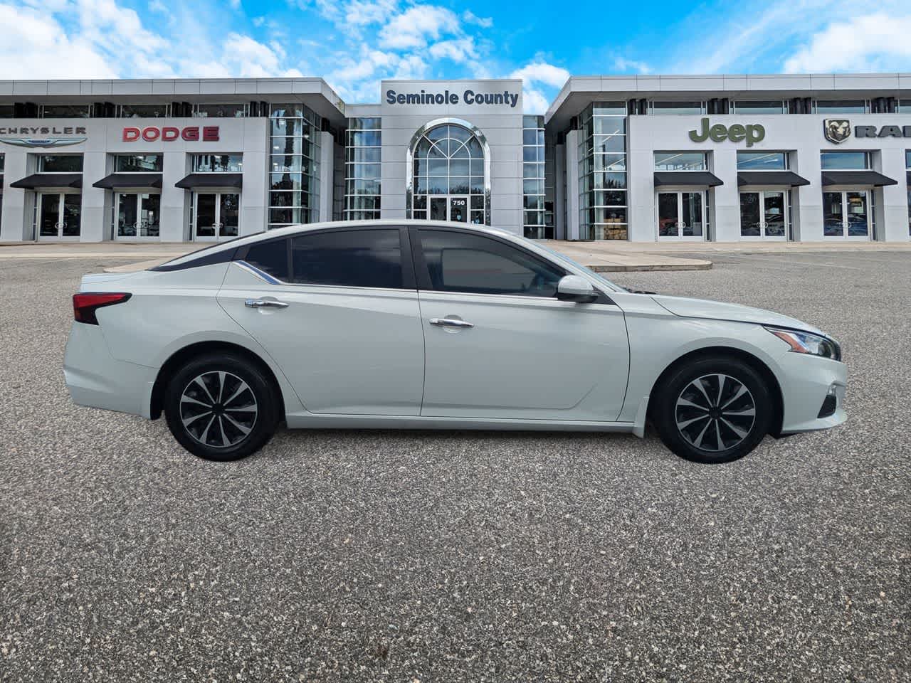 Thumbnail: 2021 Nissan Altima - 9
