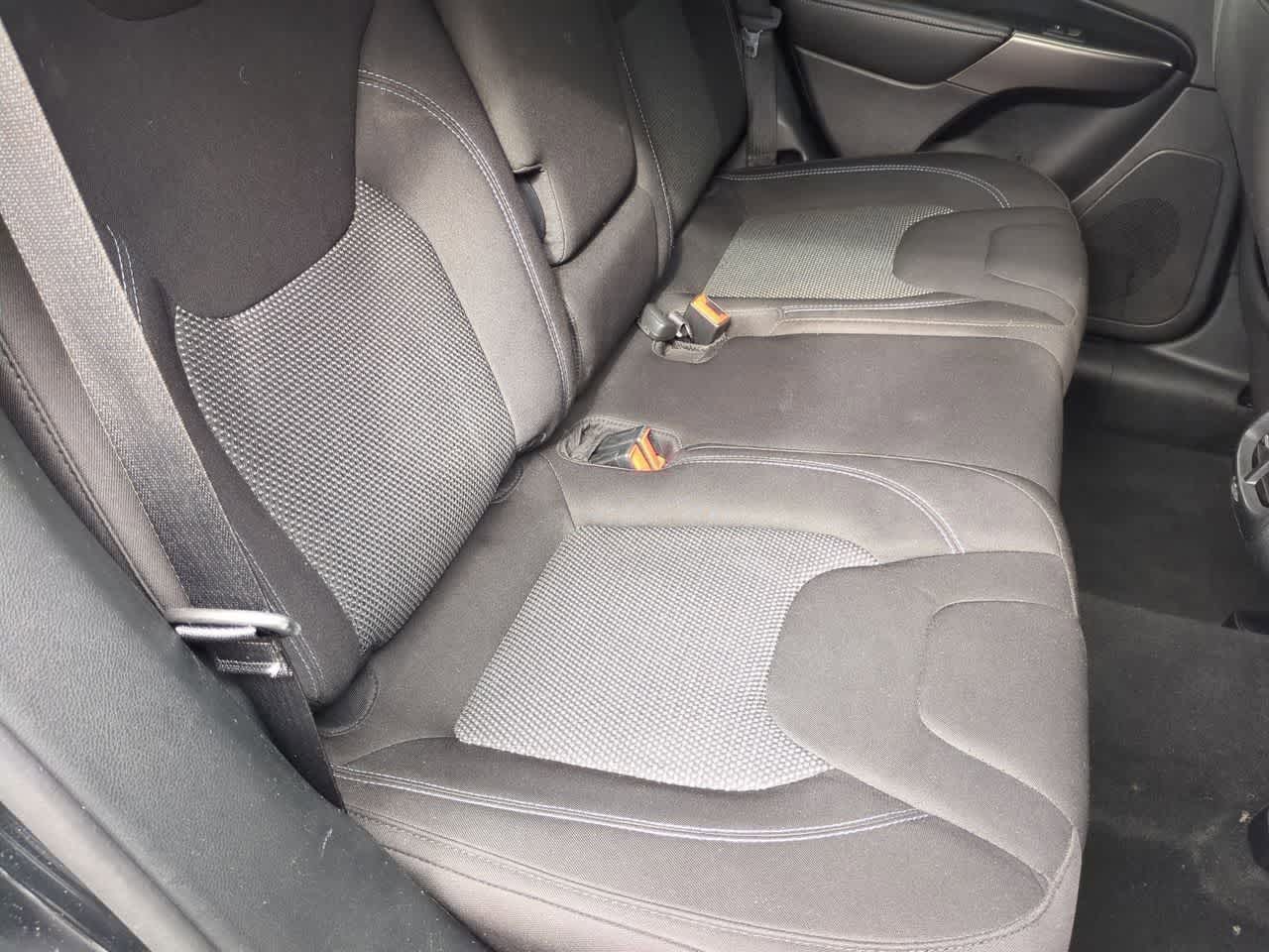 Thumbnail: 2020 Jeep Cherokee - 21