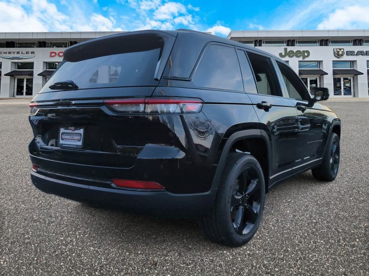 Thumbnail: 2025 Jeep Grand Cherokee - 8