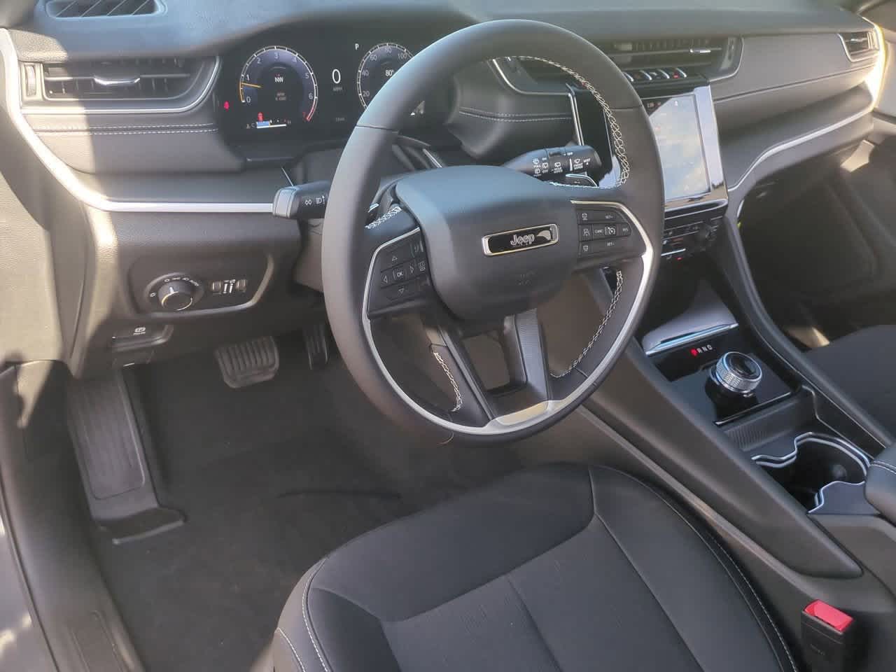 Thumbnail: 2025 Jeep Grand Cherokee - 10