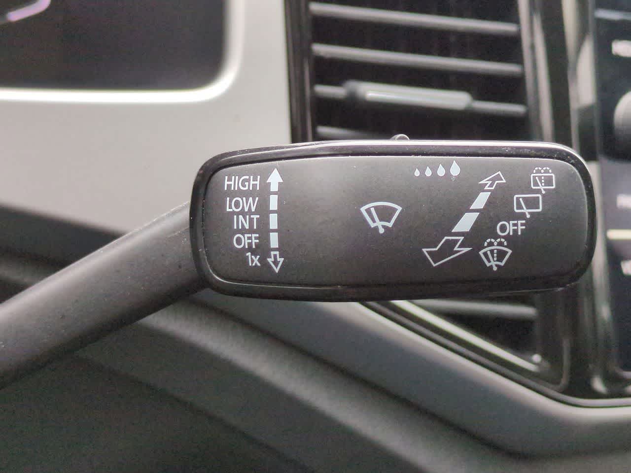 Thumbnail: 2023 Volkswagen Atlas - 26