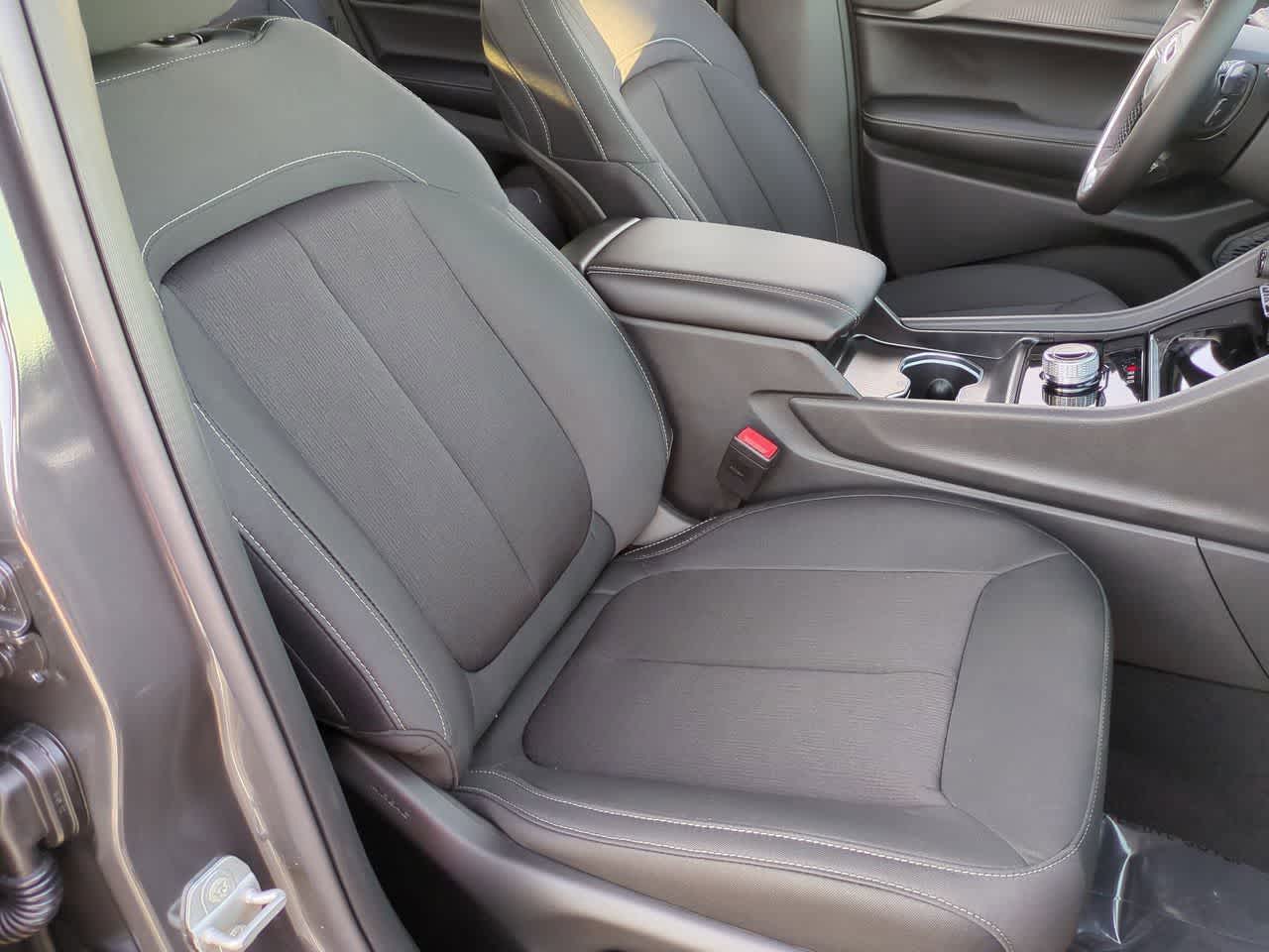 Thumbnail: 2025 Jeep Grand Cherokee - 23