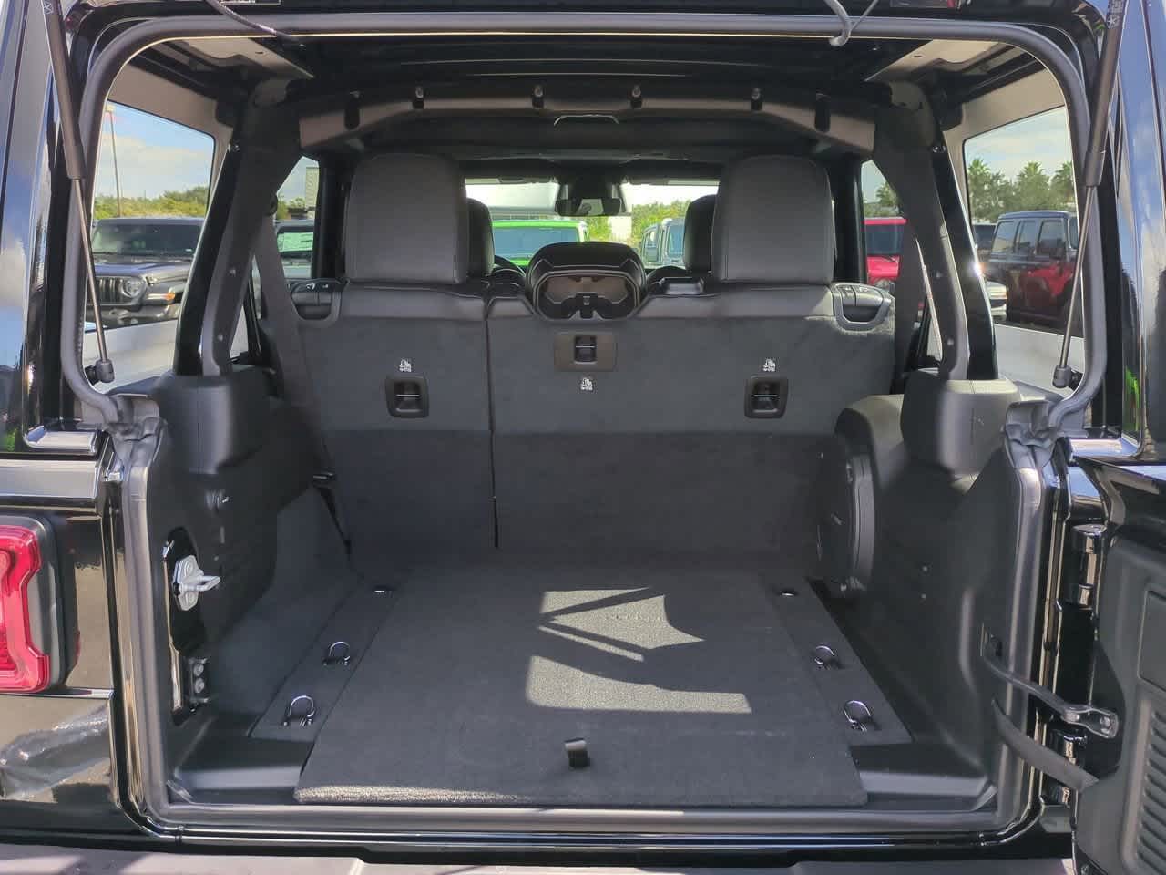 Thumbnail: 2025 Jeep Wrangler - 35