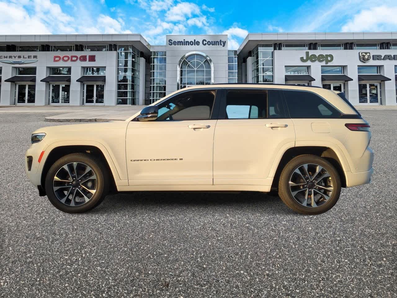 Thumbnail: 2025 Jeep Grand Cherokee - 5