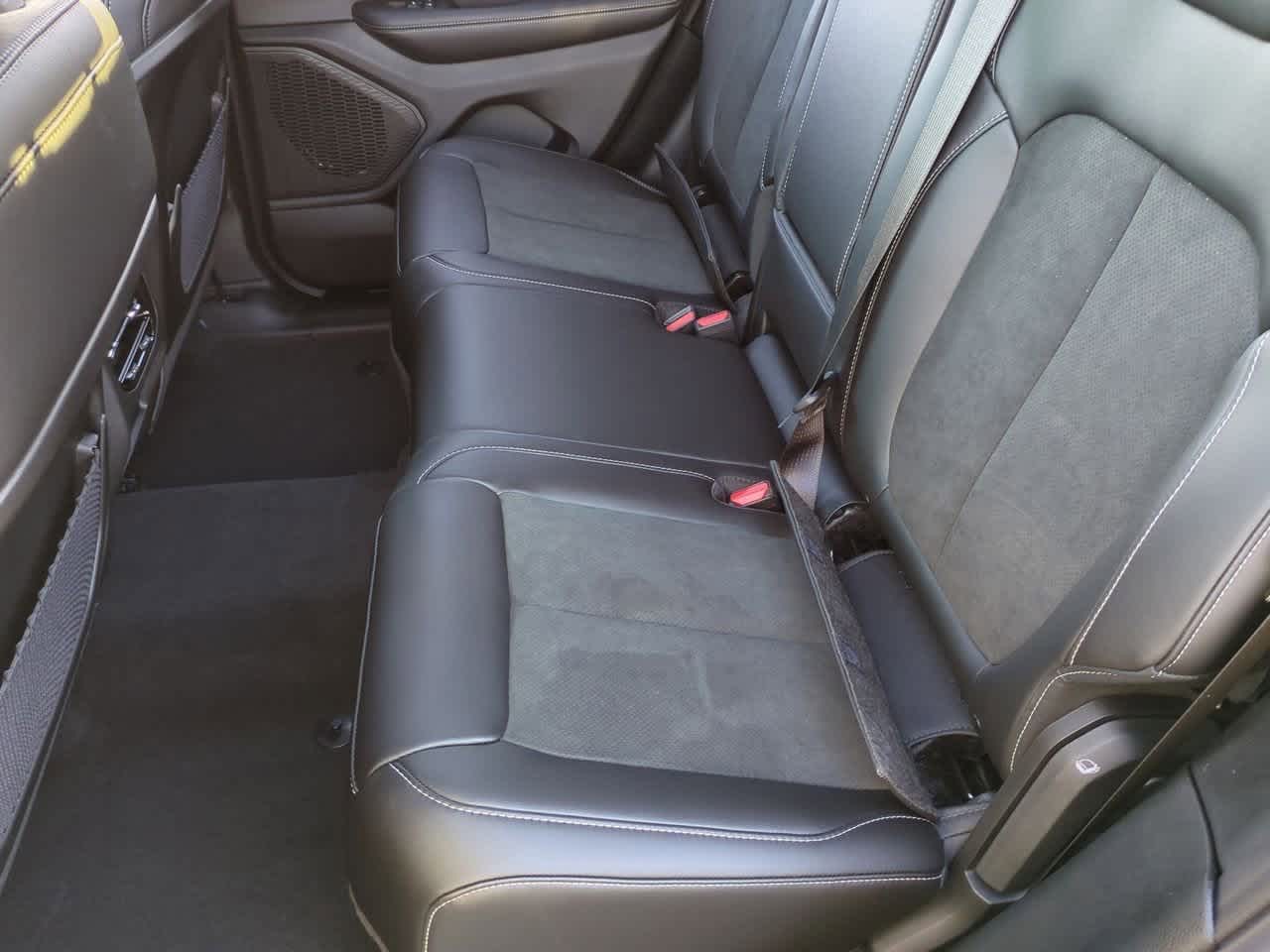 Thumbnail: 2025 Jeep Grand Cherokee - 21