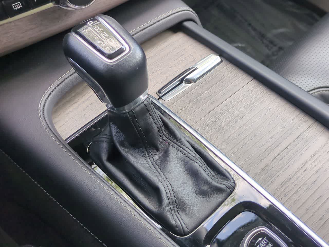 Thumbnail: 2022 Volvo XC90 - 34