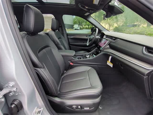 Thumbnail: 2025 Jeep Grand Cherokee - 24