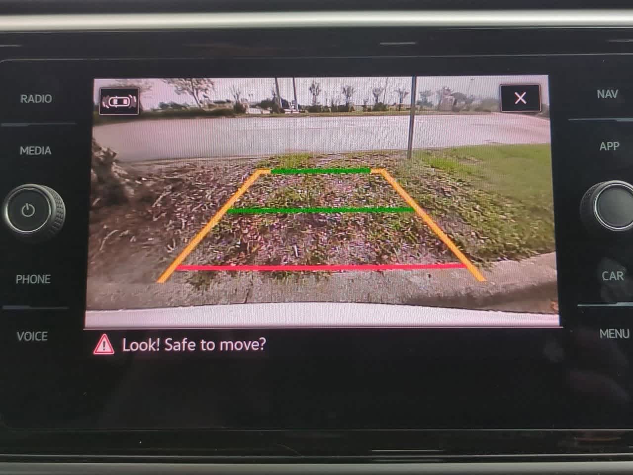 Thumbnail: 2023 Volkswagen Atlas - 31