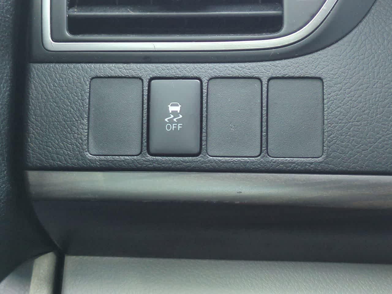 Thumbnail: 2017 Toyota Camry - 18