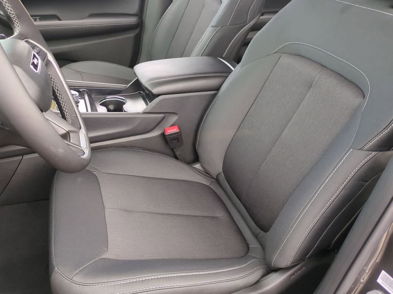 Thumbnail: 2025 Jeep Grand Cherokee L - 17