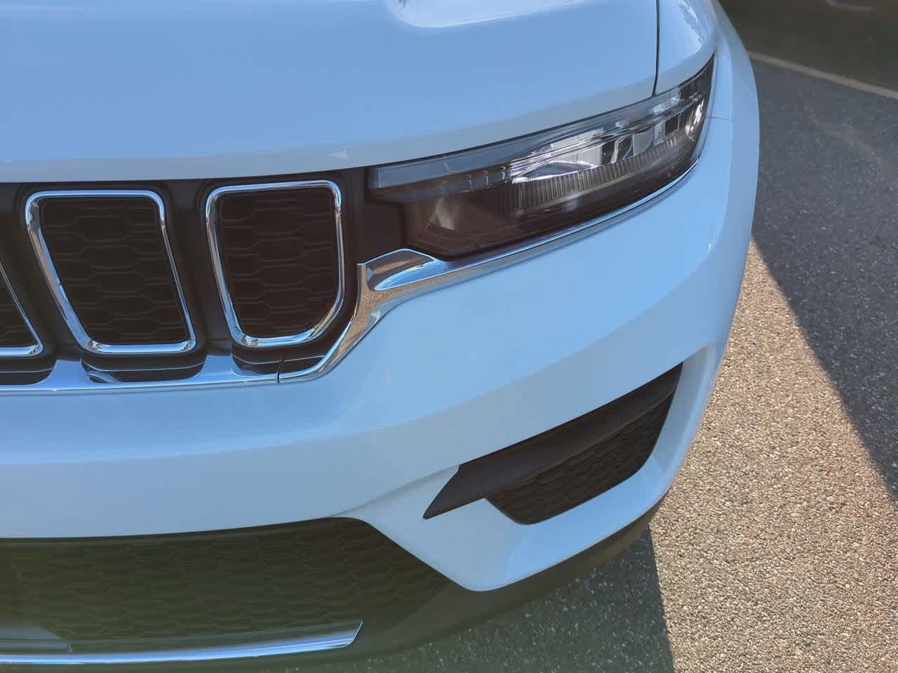 Thumbnail: 2025 Jeep Grand Cherokee - 11