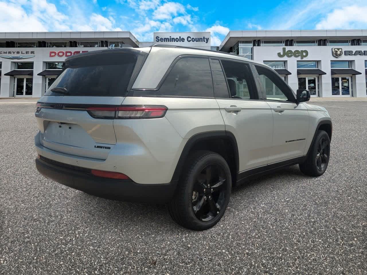 Thumbnail: 2025 Jeep Grand Cherokee - 8