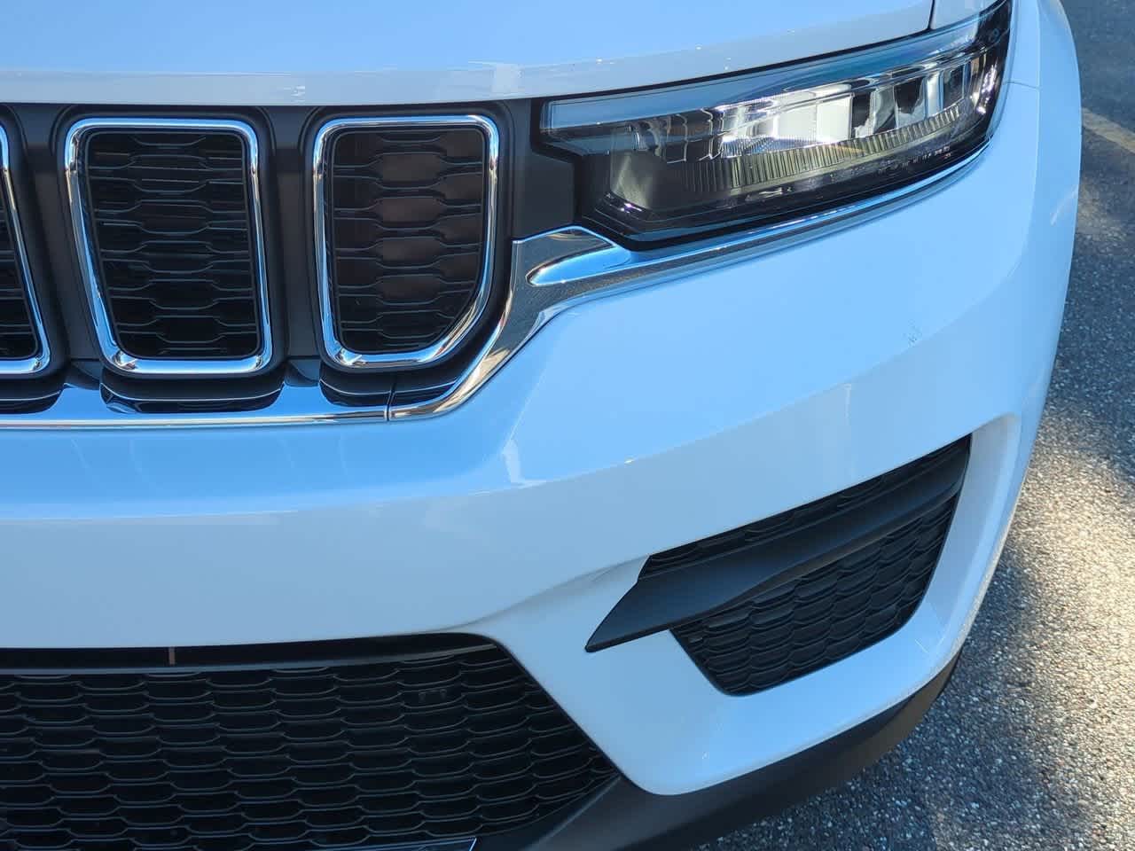 Thumbnail: 2025 Jeep Grand Cherokee - 11