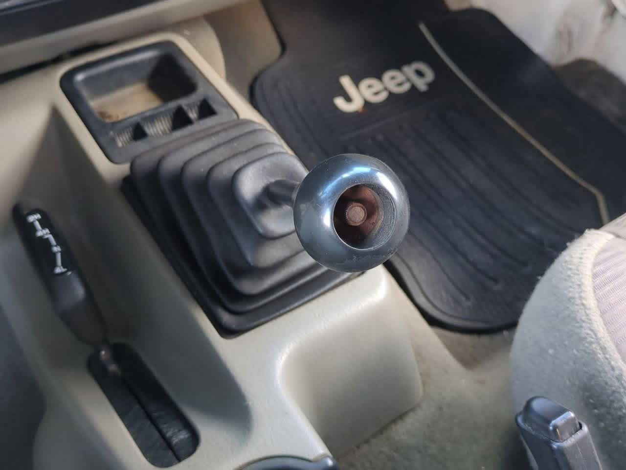 Thumbnail: 2004 Jeep Wrangler - 28