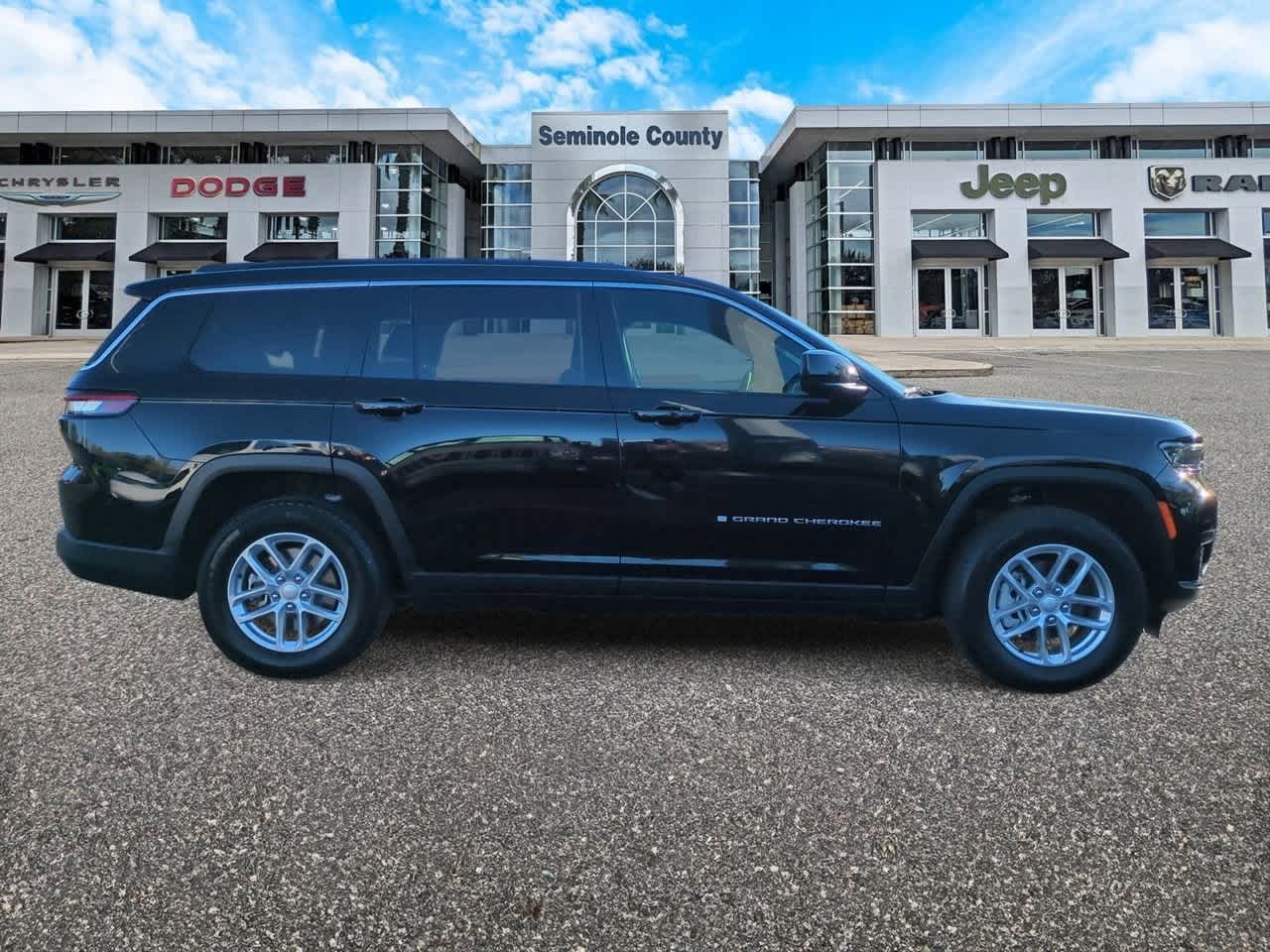 Thumbnail: 2025 Jeep Grand Cherokee L - 9