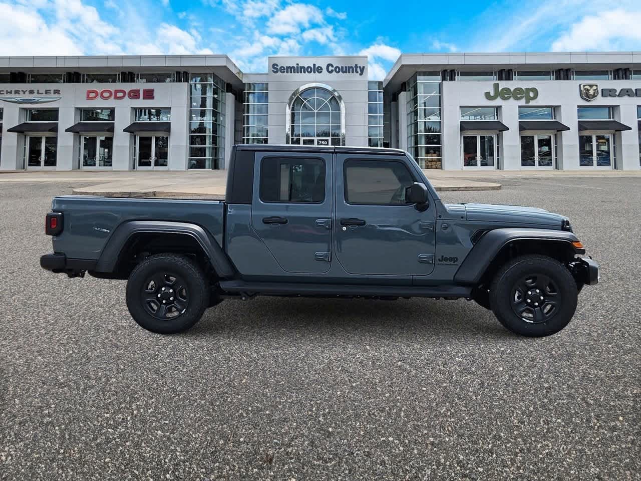 Thumbnail: 2025 Jeep Gladiator - 9