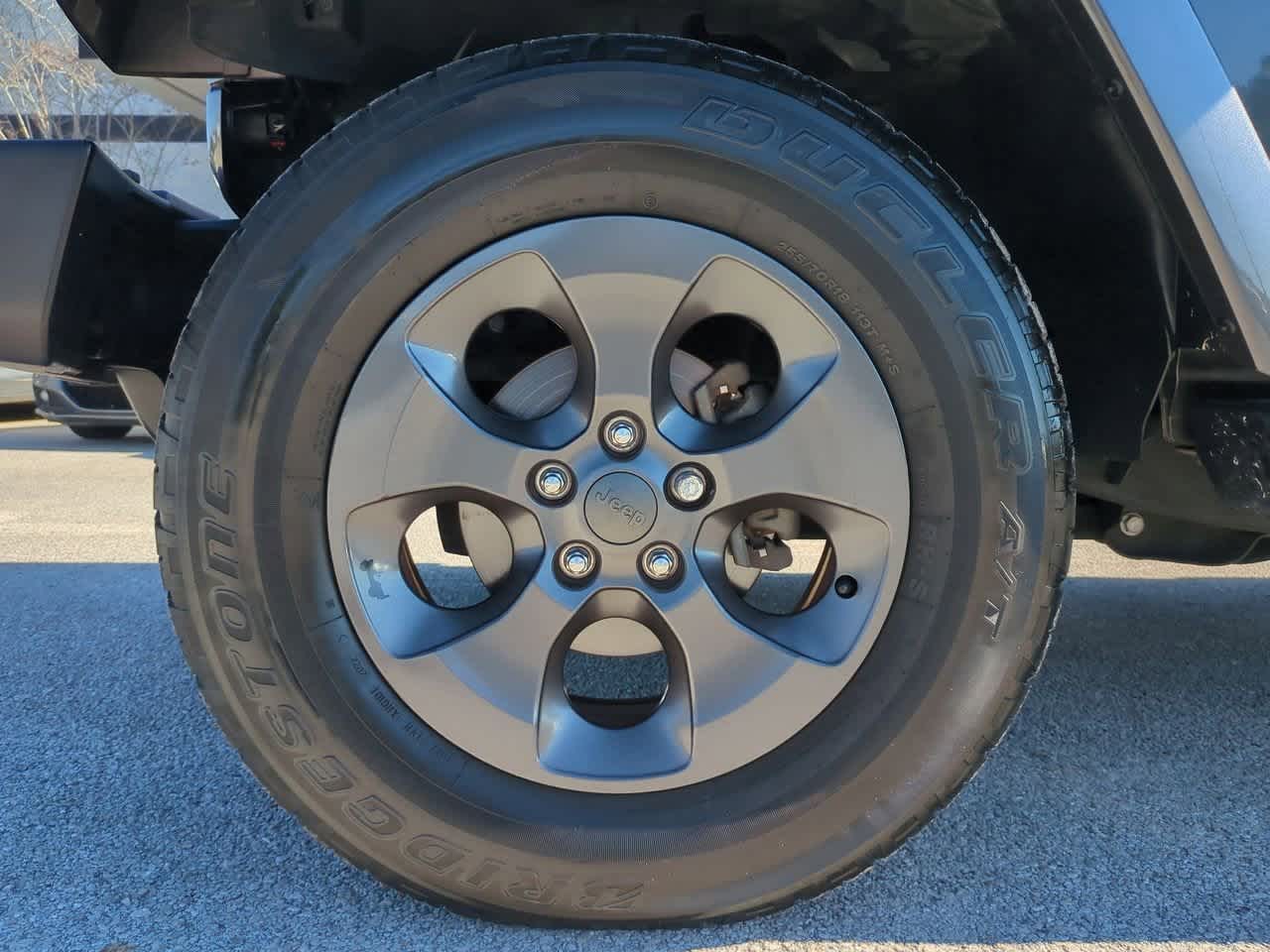 Thumbnail: 2017 Jeep Wrangler - 14