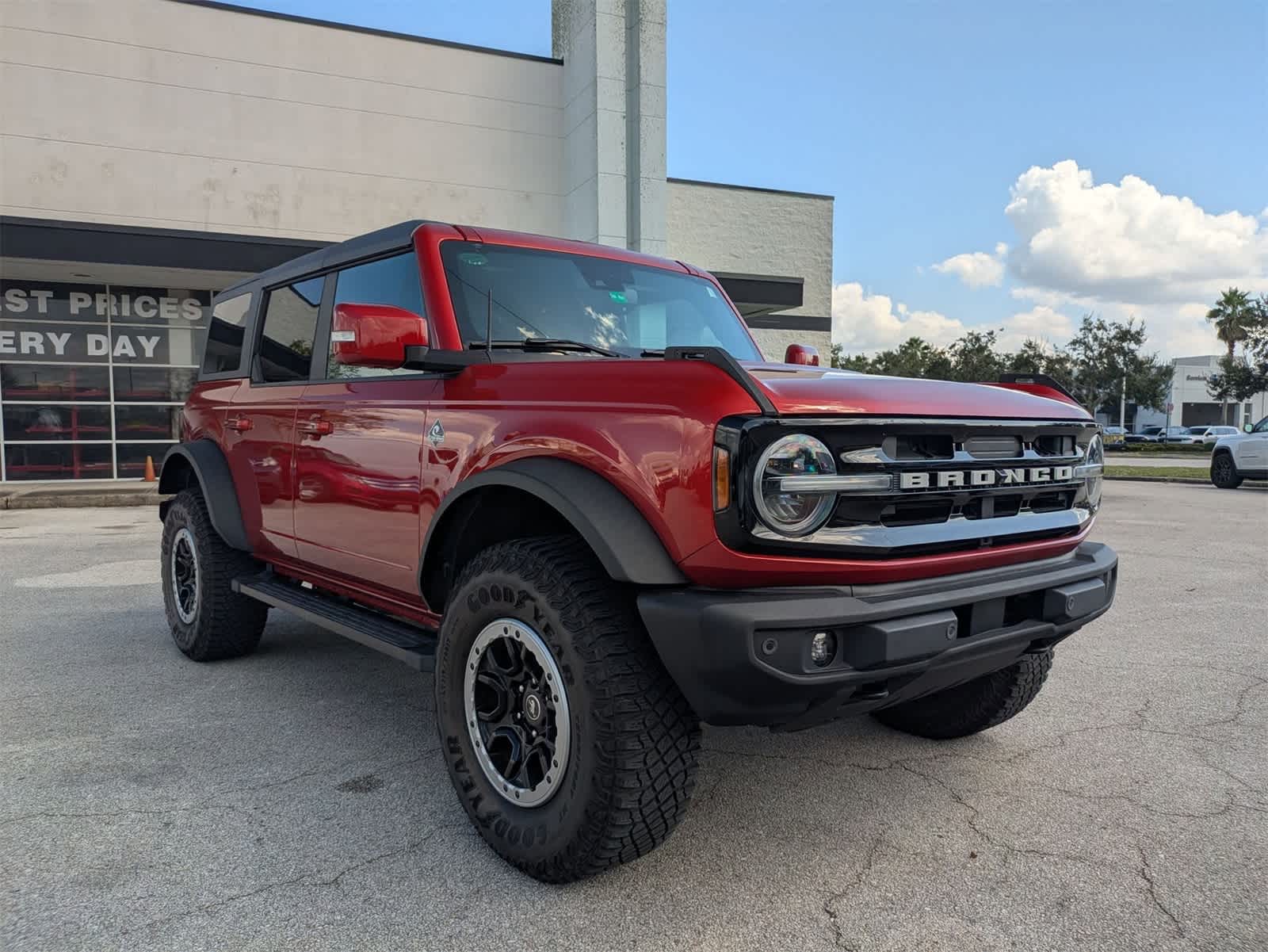 Thumbnail: 2022 Ford Bronco - 3