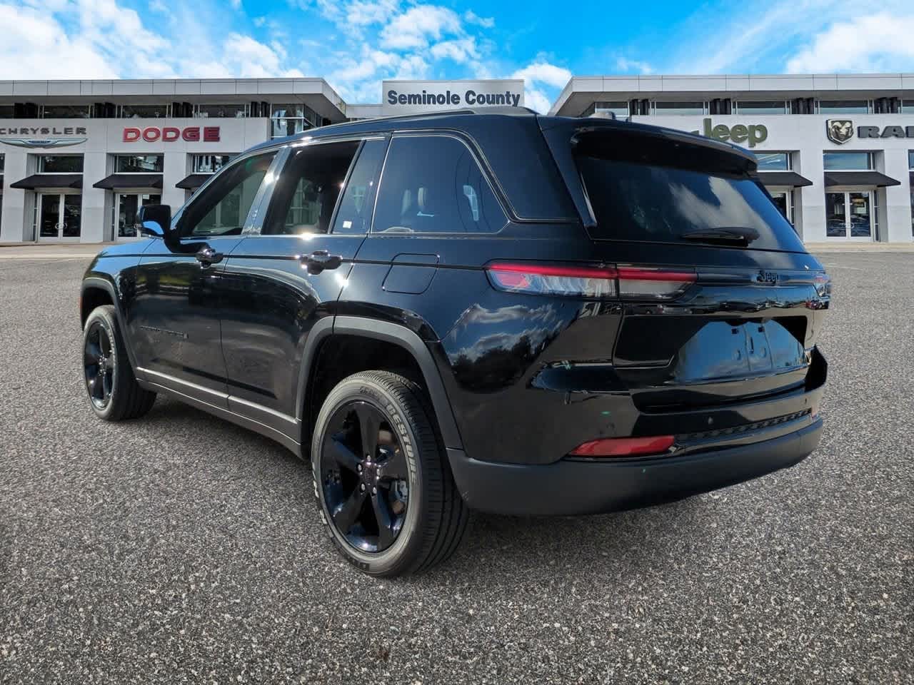 Thumbnail: 2025 Jeep Grand Cherokee - 6