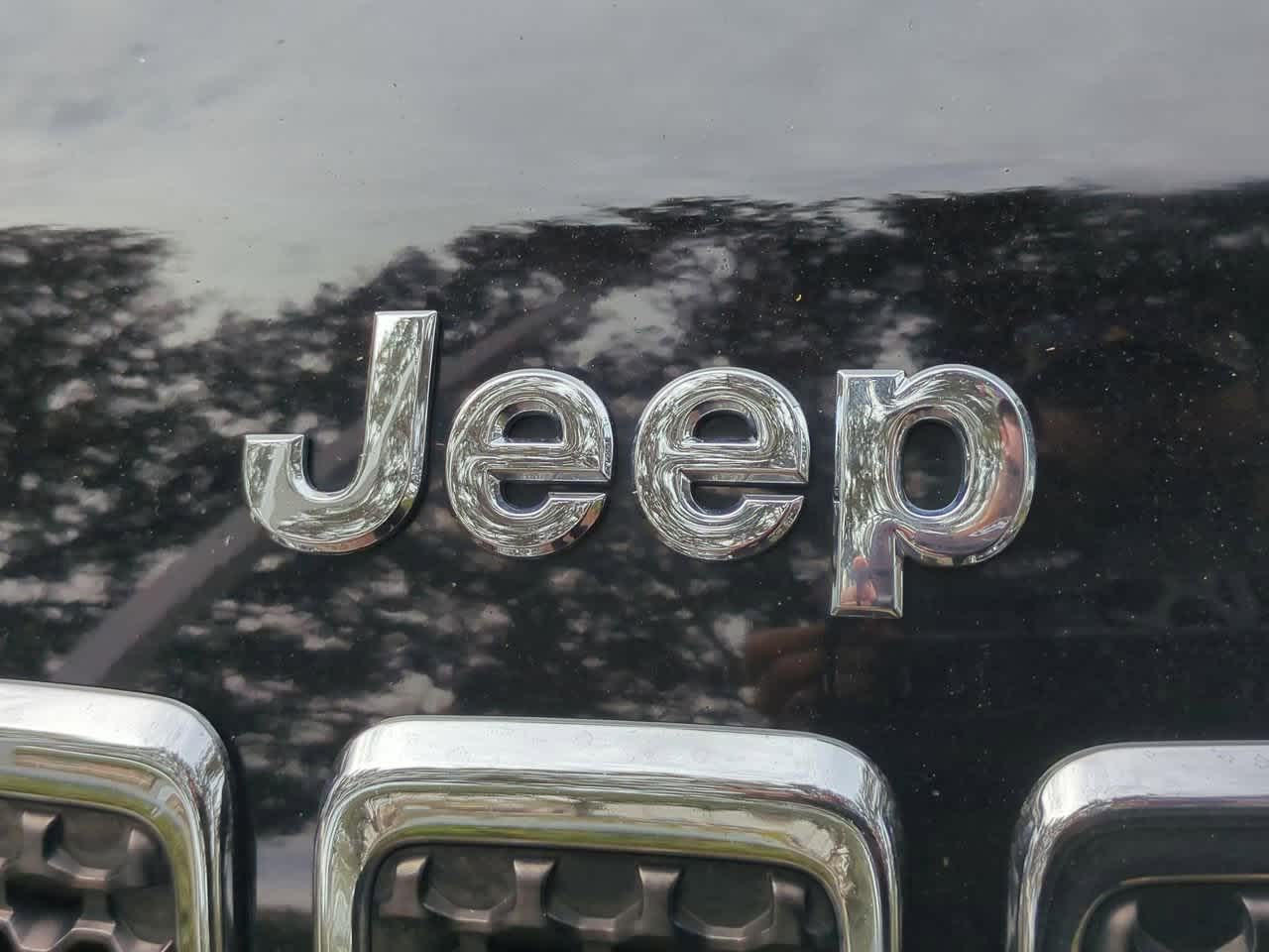 Thumbnail: 2020 Jeep Cherokee - 12