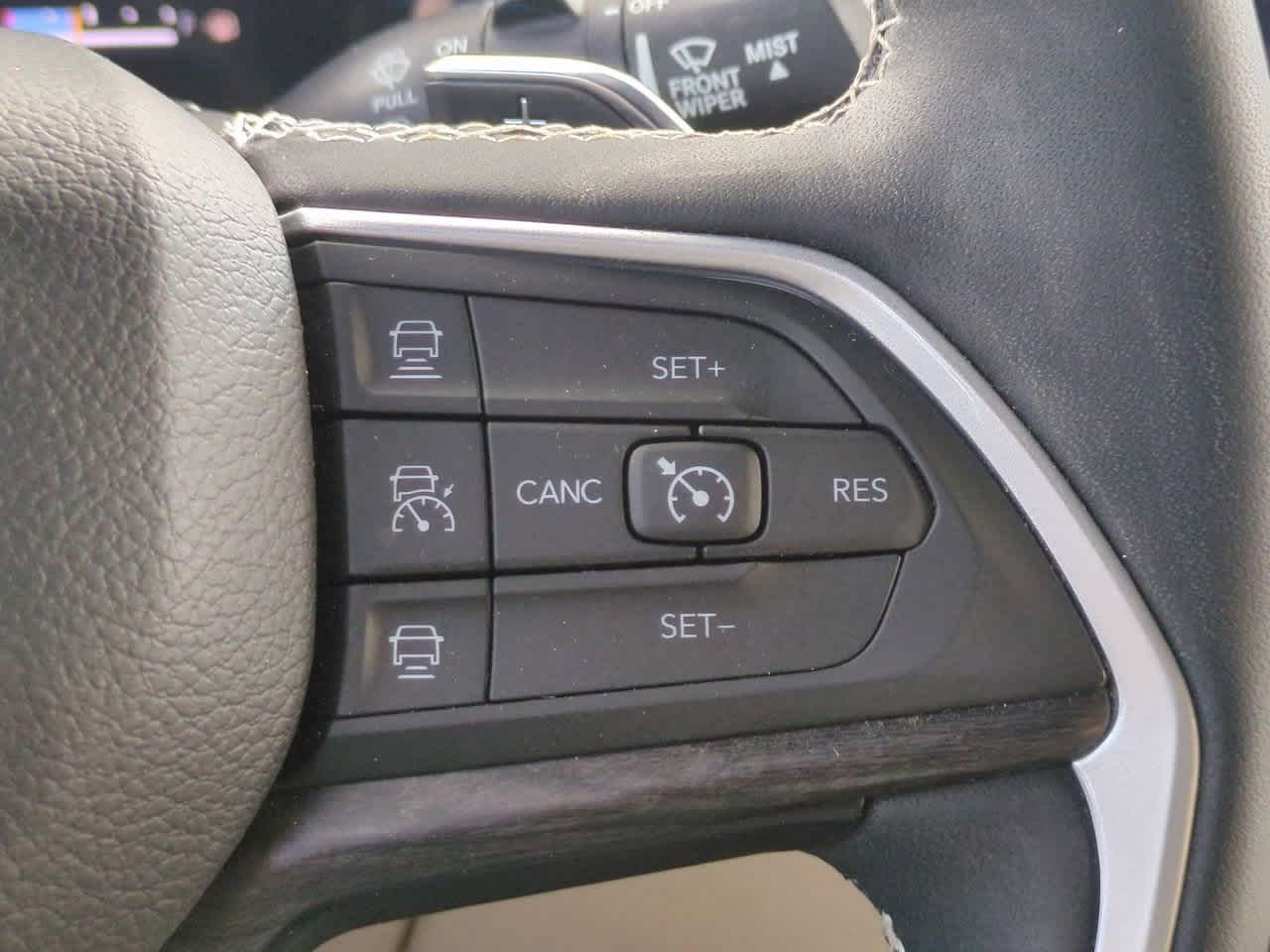 Thumbnail: 2023 Jeep Grand Cherokee L - 25