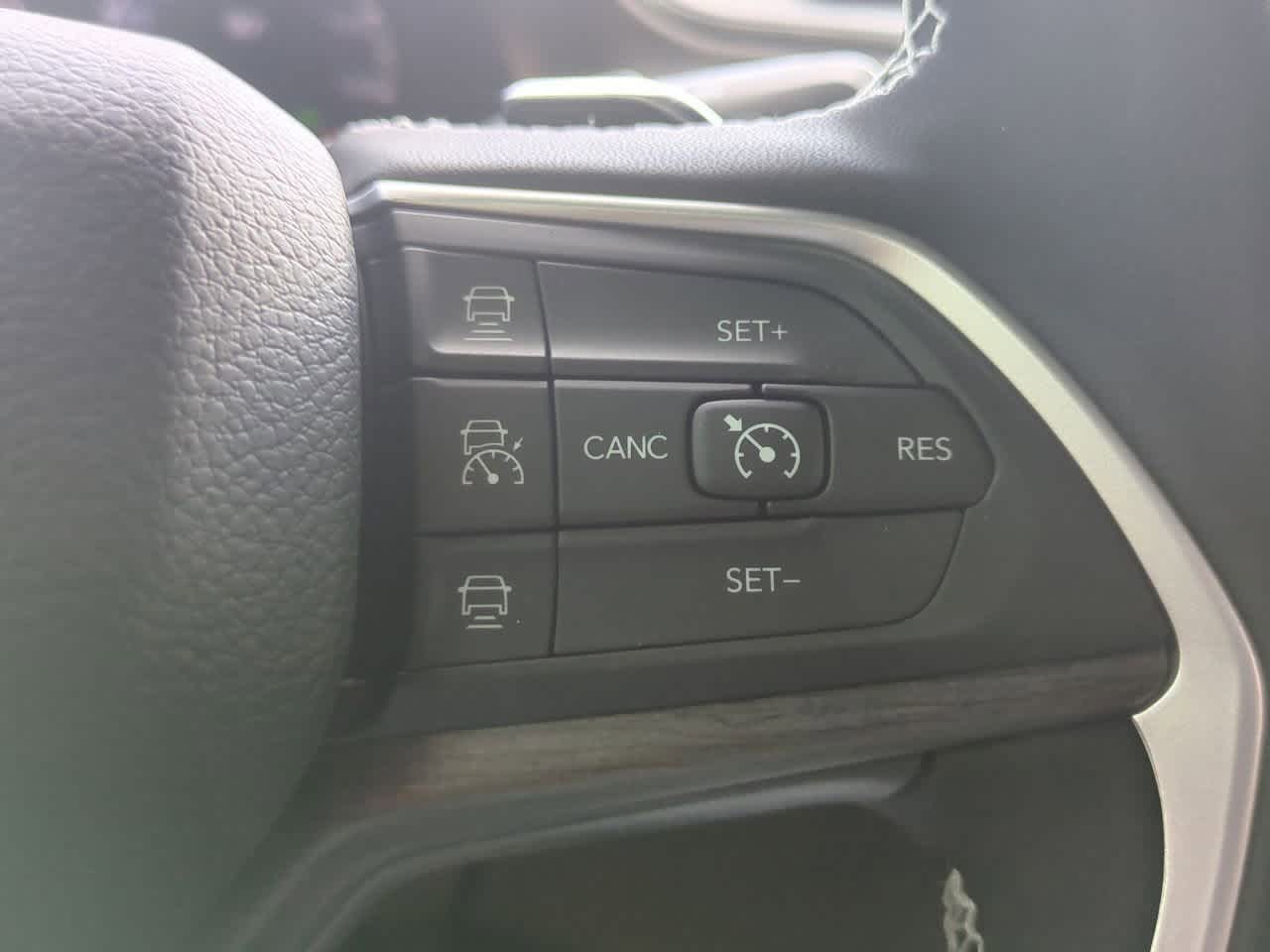 Thumbnail: 2025 Jeep Grand Cherokee - 26