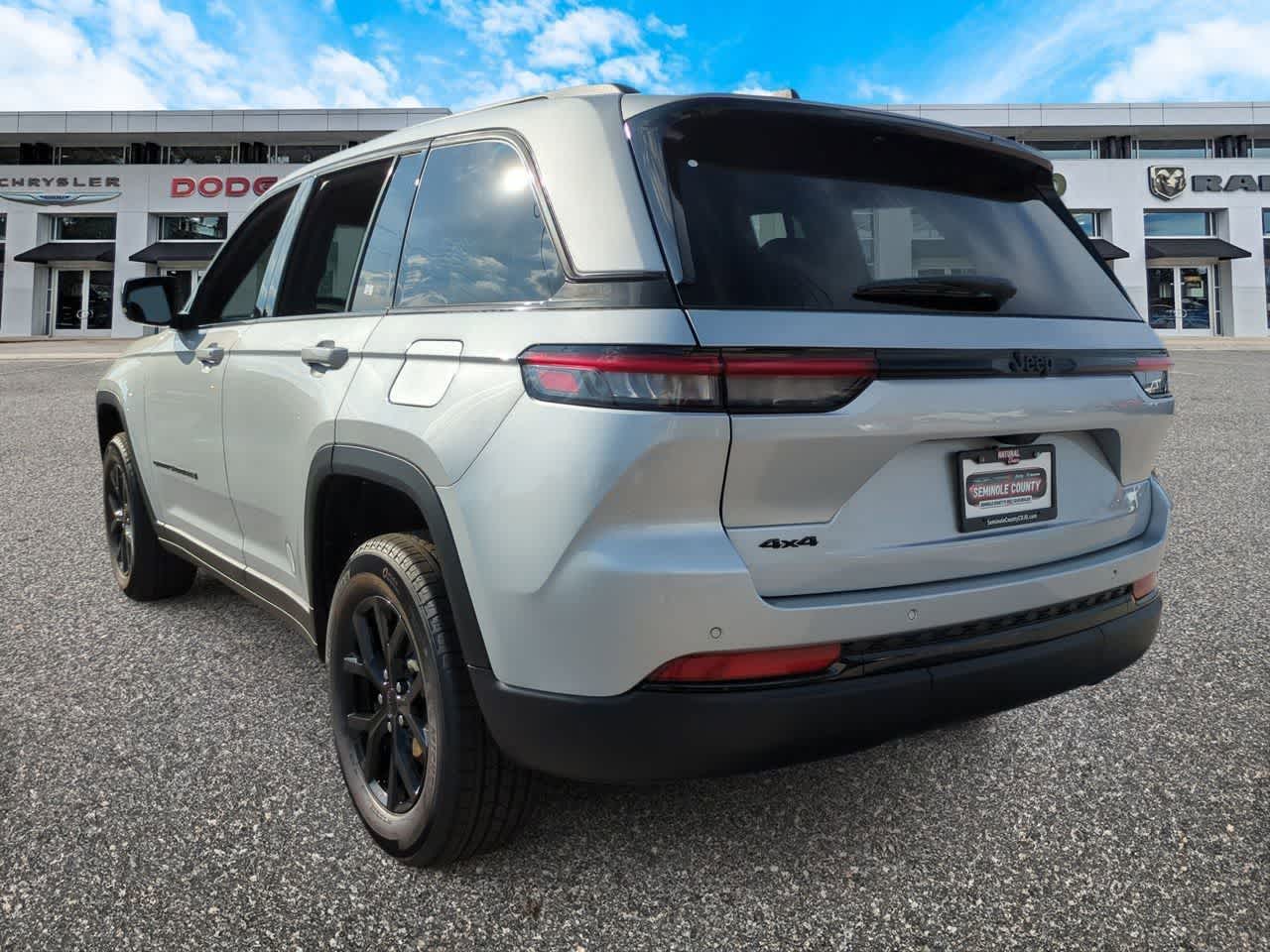 Thumbnail: 2025 Jeep Grand Cherokee - 6