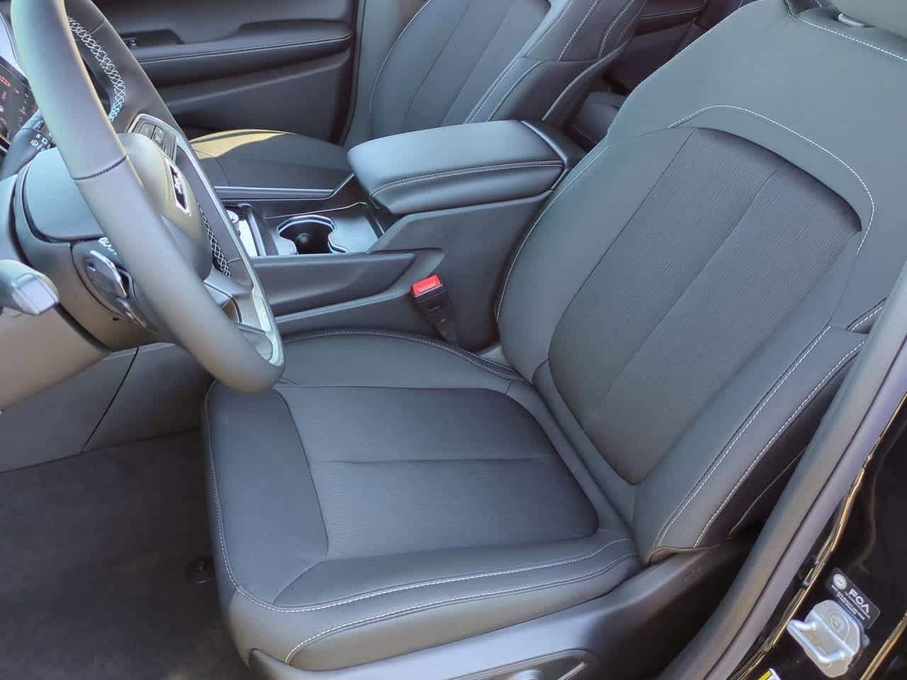 Thumbnail: 2025 Jeep Grand Cherokee - 17