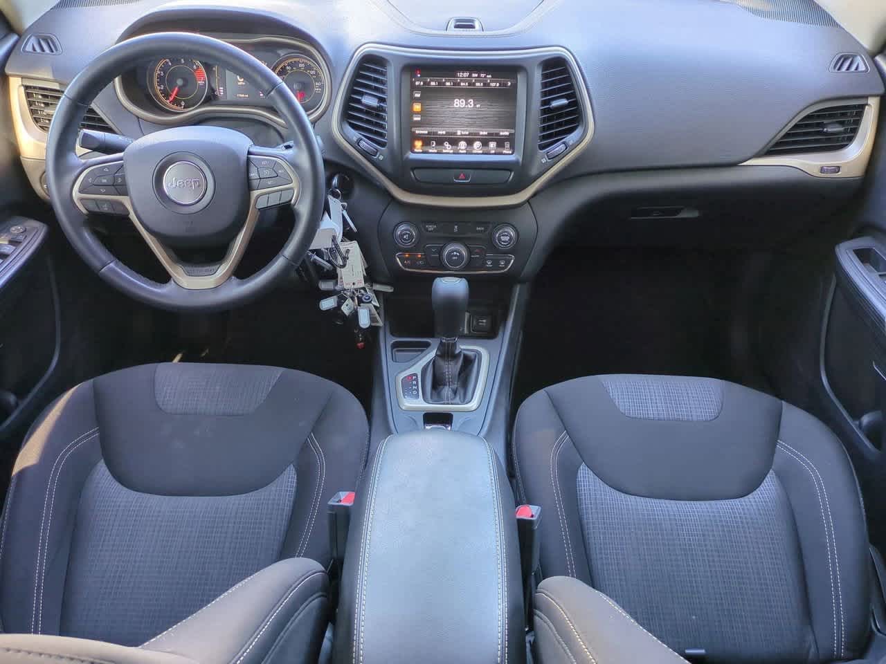 Thumbnail: 2017 Jeep Cherokee - 15