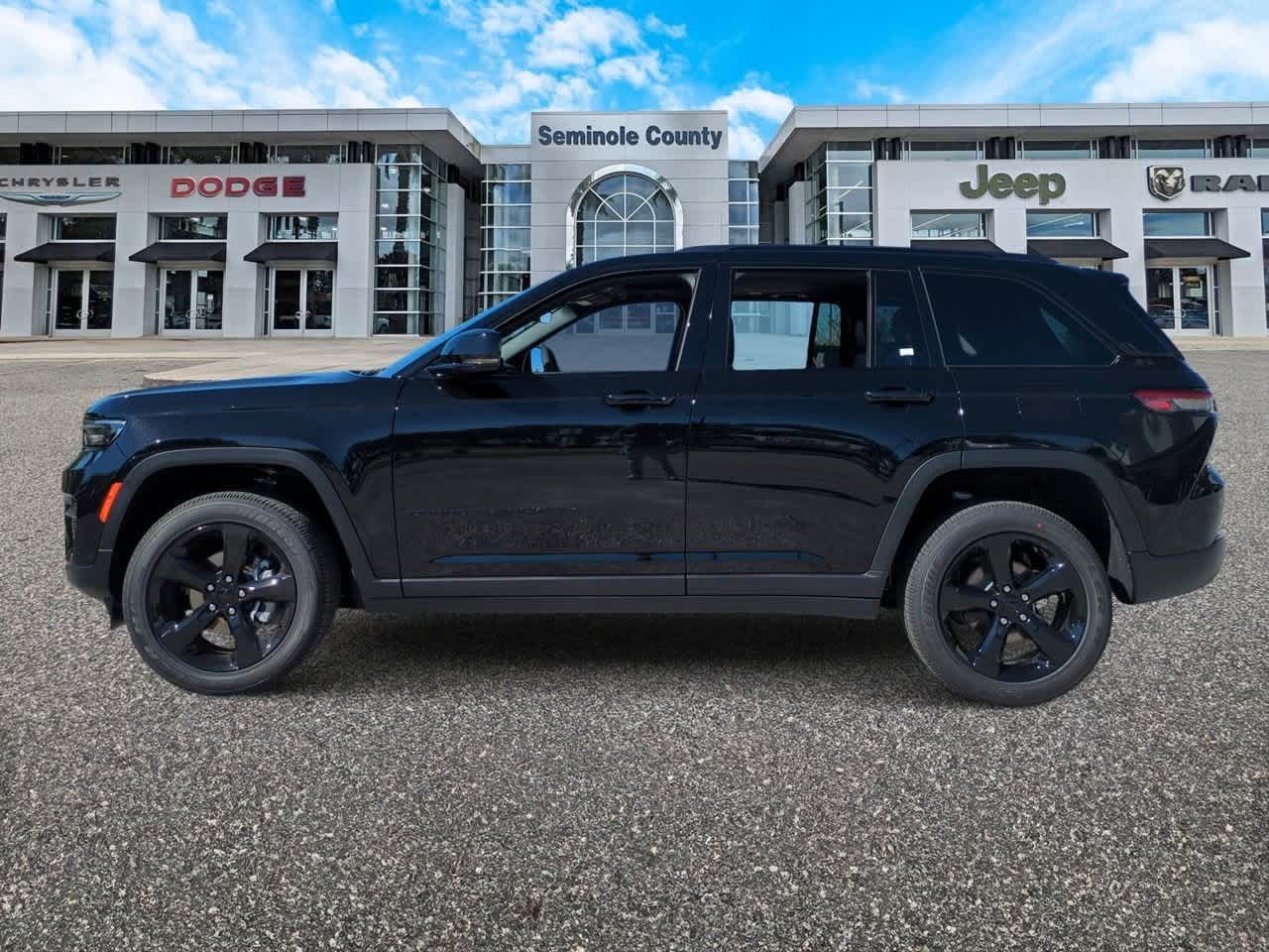 Thumbnail: 2025 Jeep Grand Cherokee - 5