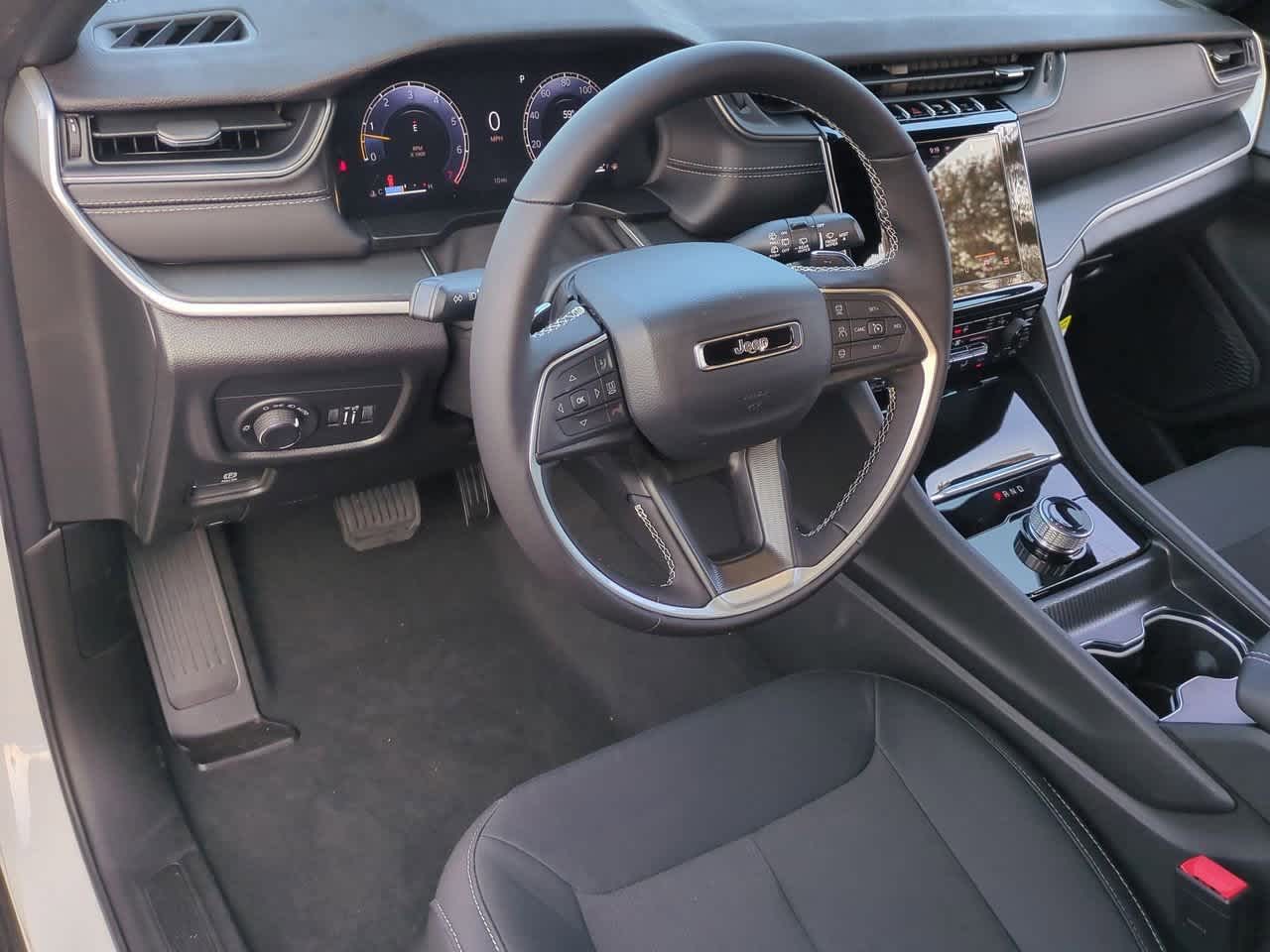 Thumbnail: 2025 Jeep Grand Cherokee - 10