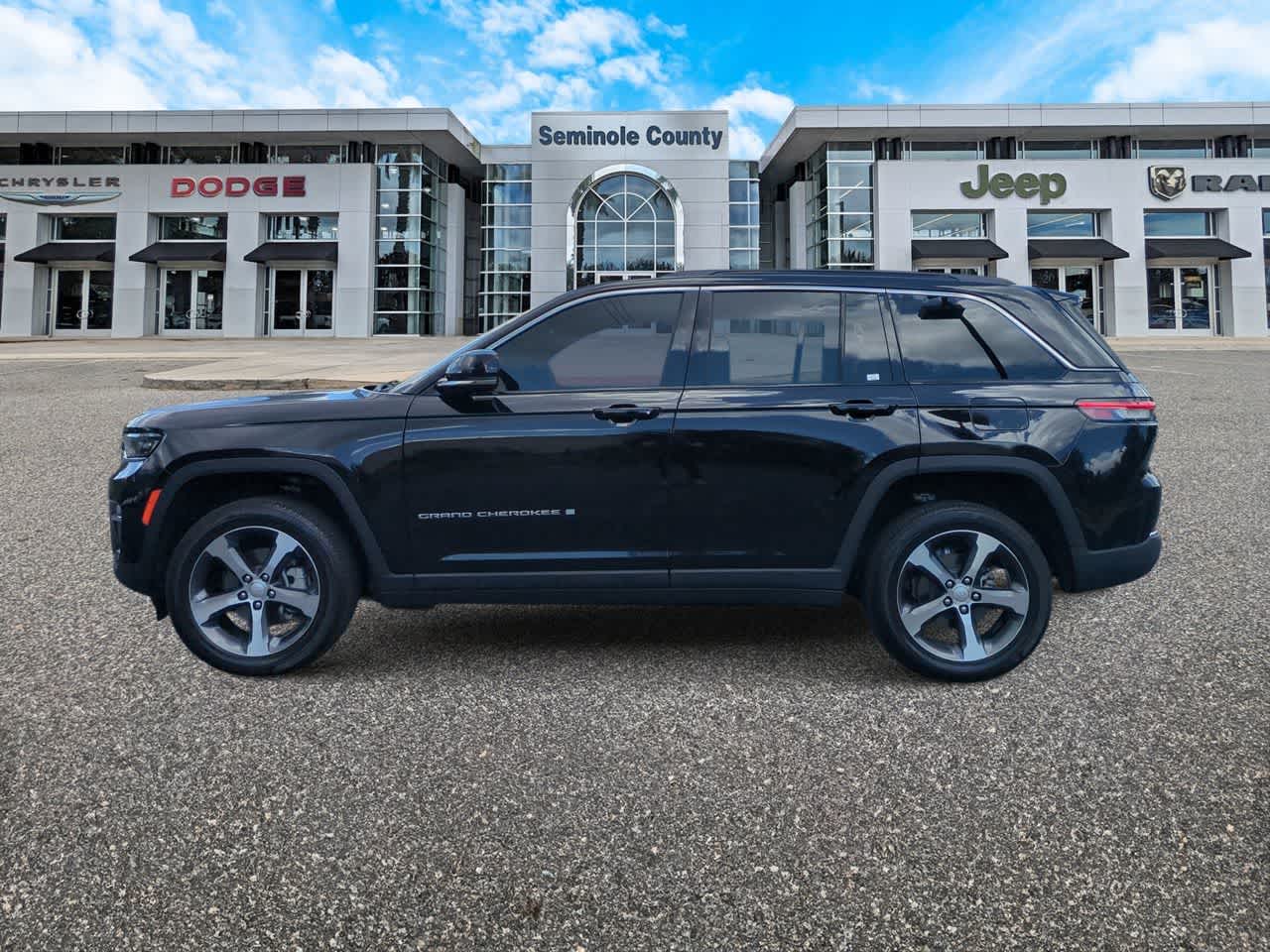 Thumbnail: 2025 Jeep Grand Cherokee - 4