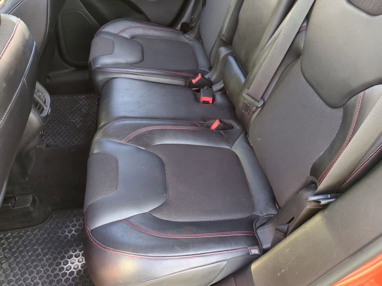 Thumbnail: 2015 Jeep Cherokee - 20