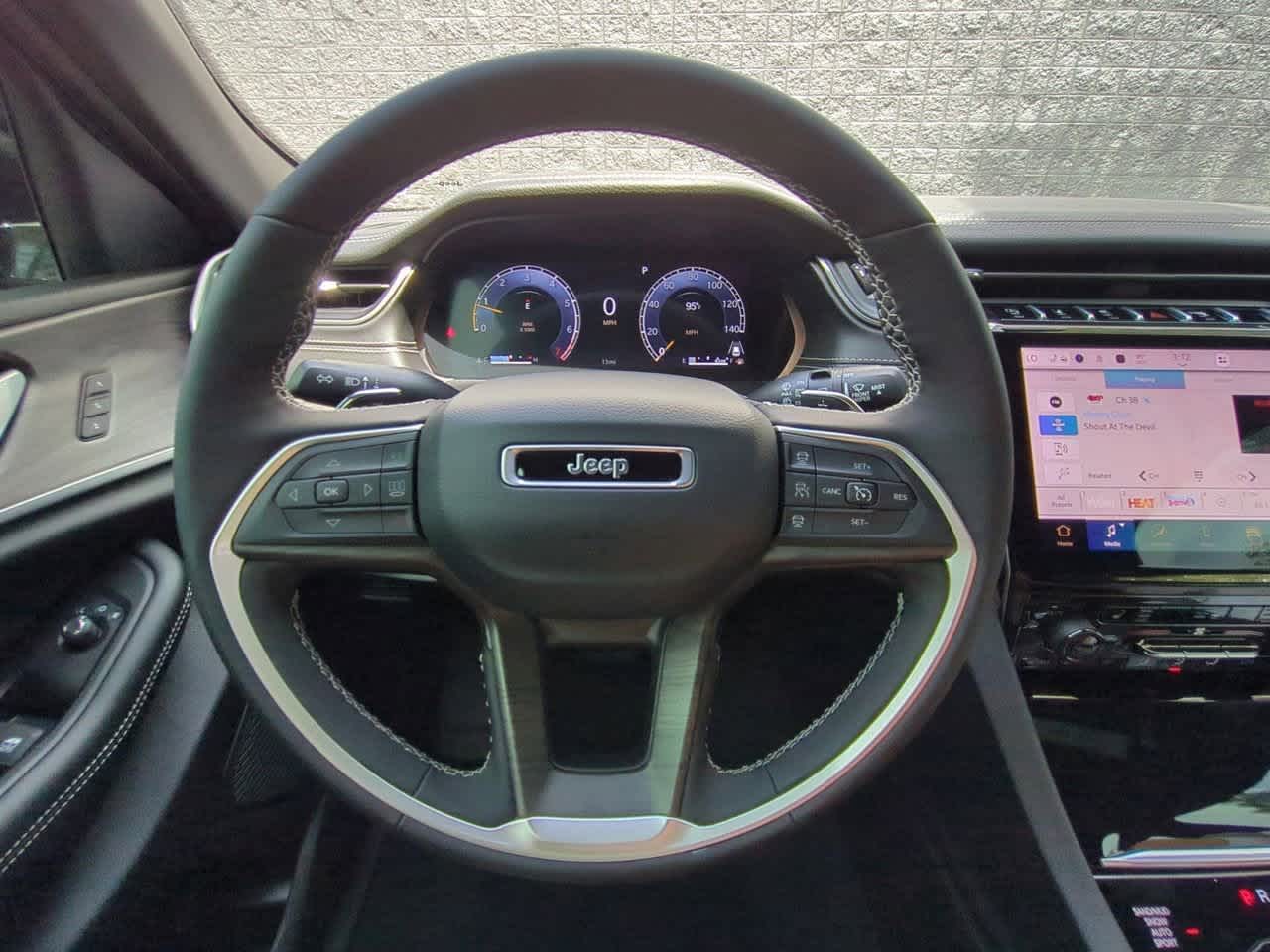 Thumbnail: 2025 Jeep Grand Cherokee - 25