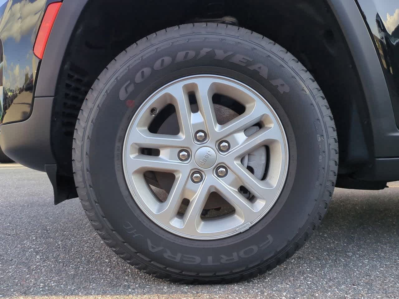 Thumbnail: 2025 Jeep Grand Cherokee - 14