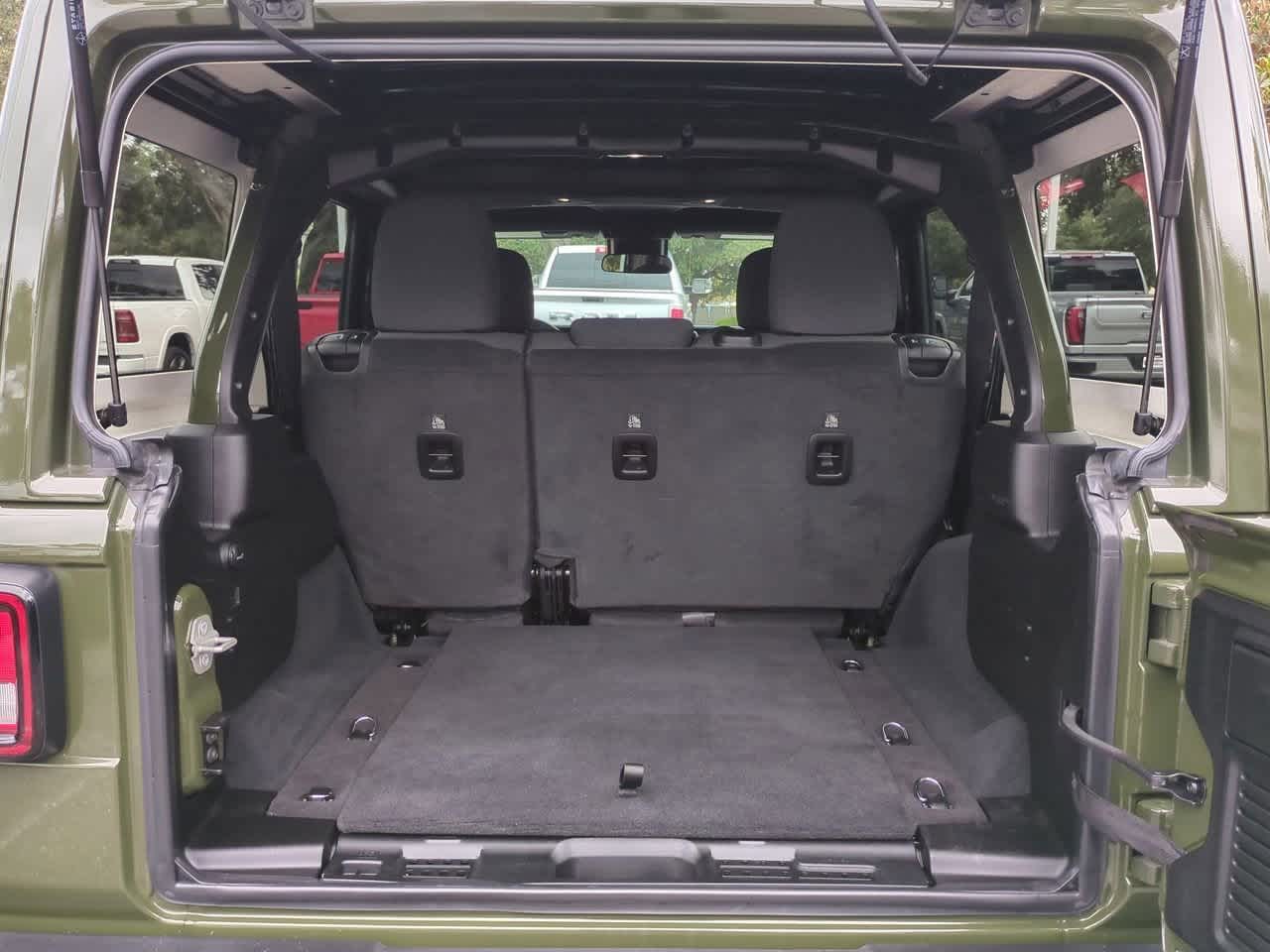 Thumbnail: 2024 Jeep Wrangler - 34