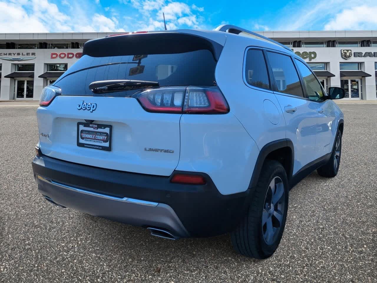 Thumbnail: 2019 Jeep Cherokee - 8