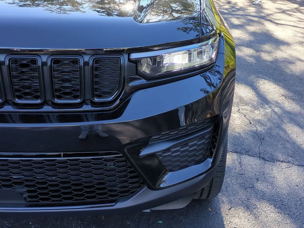 Thumbnail: 2025 Jeep Grand Cherokee - 10