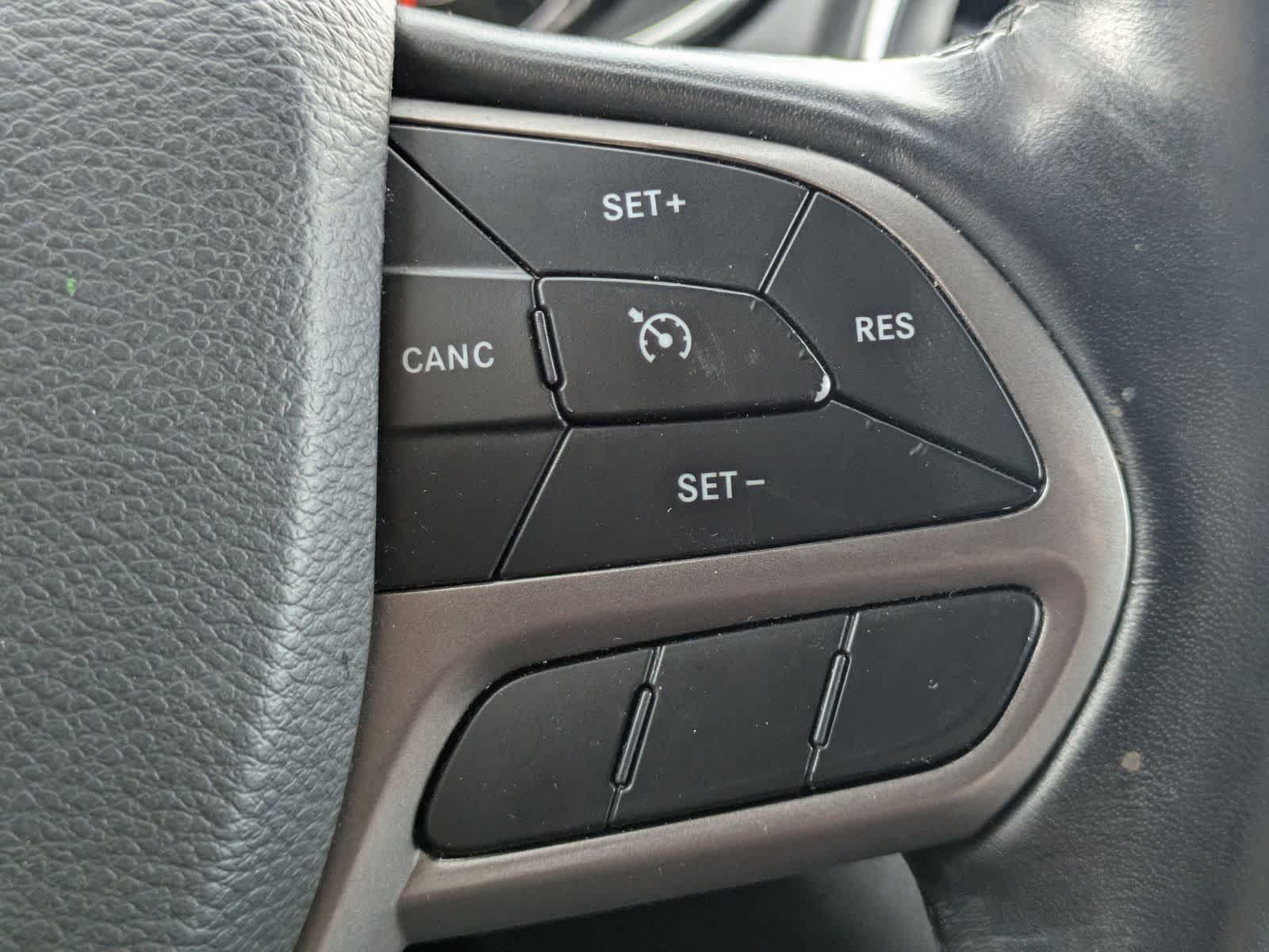 Thumbnail: 2021 Jeep Cherokee - 10