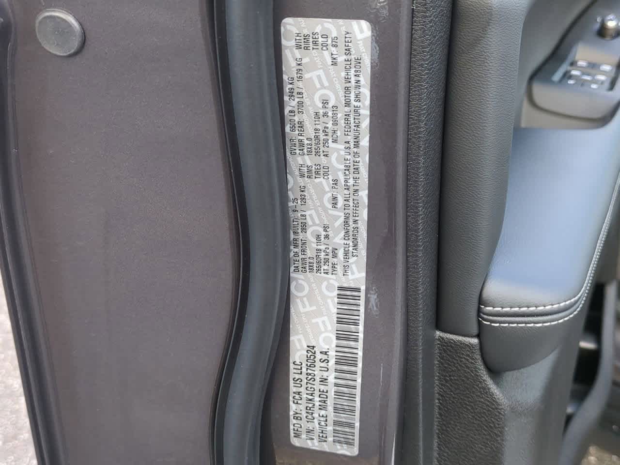 Thumbnail: 2025 Jeep Grand Cherokee L - 36