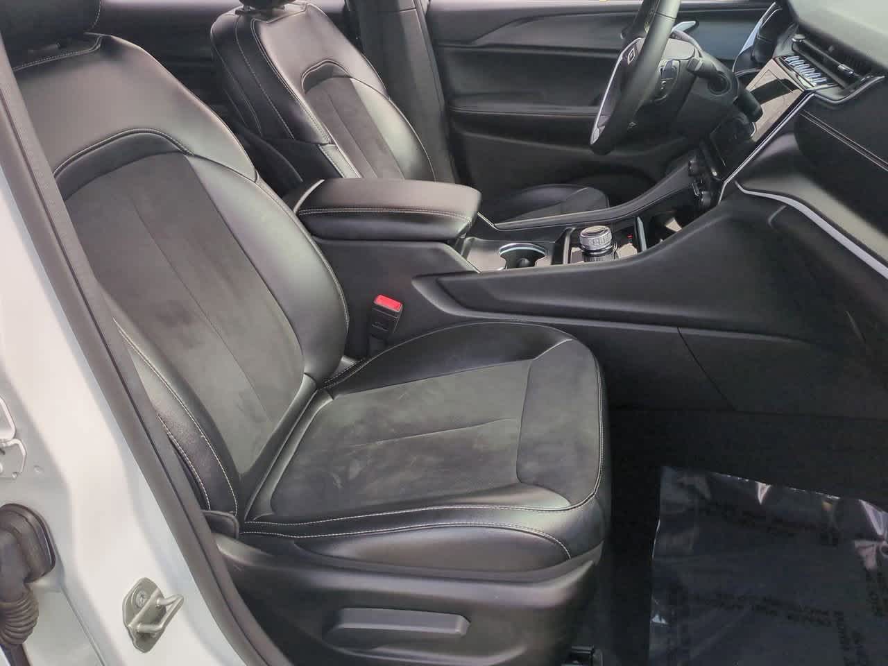 Thumbnail: 2024 Jeep Grand Cherokee L - 22